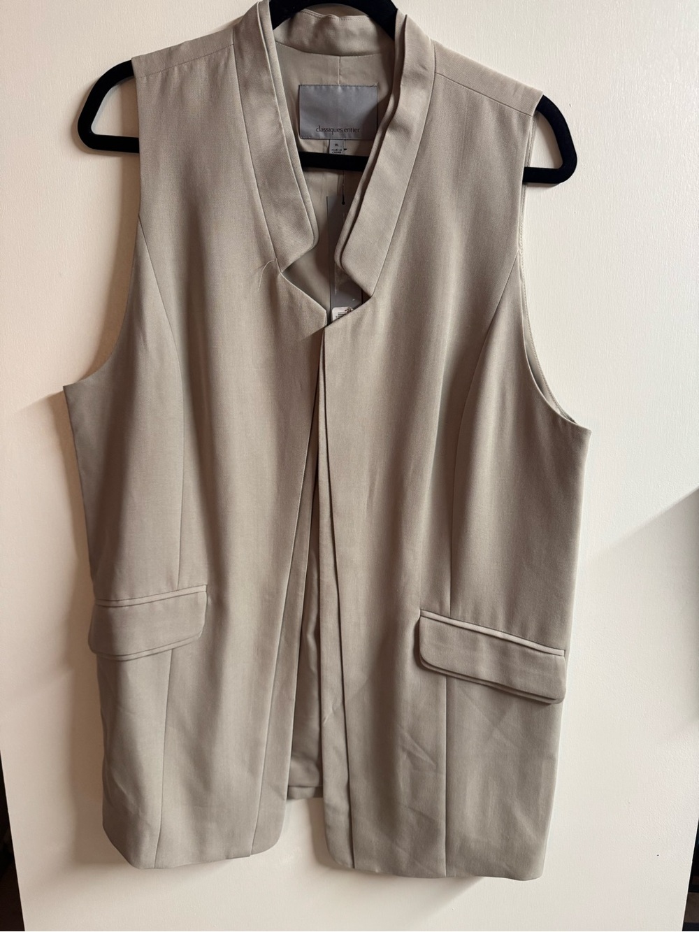 Classiques Entier Sleeveless Blazer in Light Taupe
